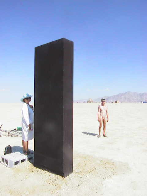 monolith2.jpg, 8/29/01, 72 kB